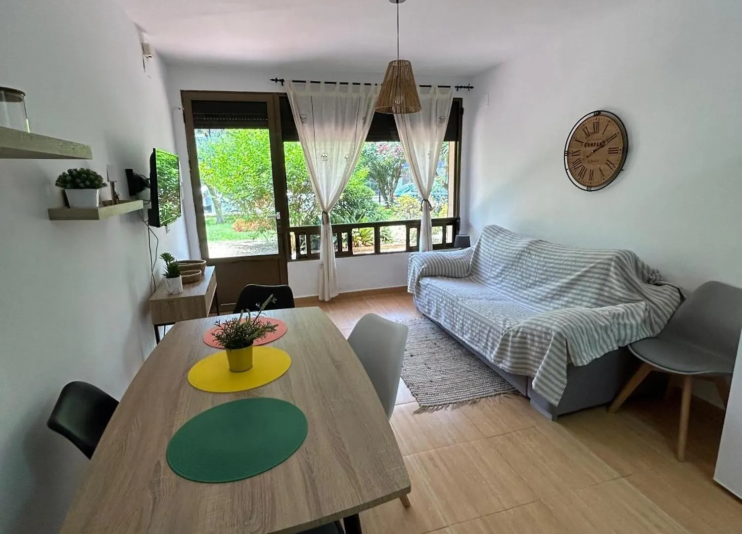 Apartamento Berlin! Paseo Maritimo 2ª Linea De Mar. Salou 0*,  Spain